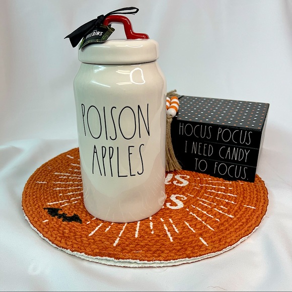 Rae Dunn Disney Villains Poison Apple Canister Evil Queen Special Edition w/ lid - Picture 2 of 6